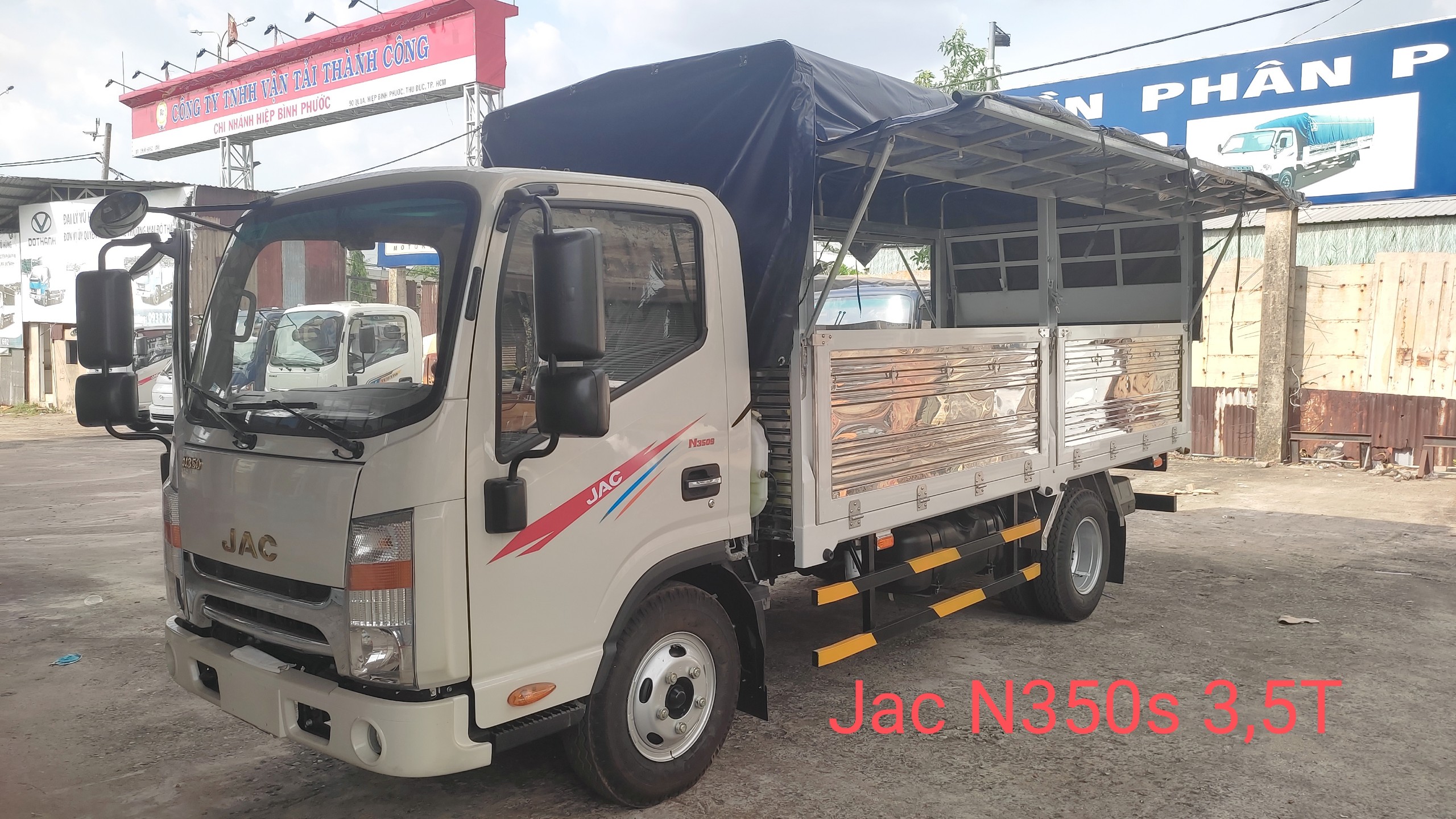 xe tải JAC N350 S thùng cánh dơi
