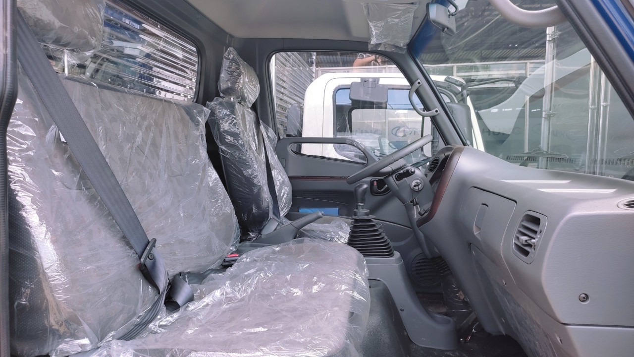 Xe tải Hyundai 110SL 3 ghế ngồi