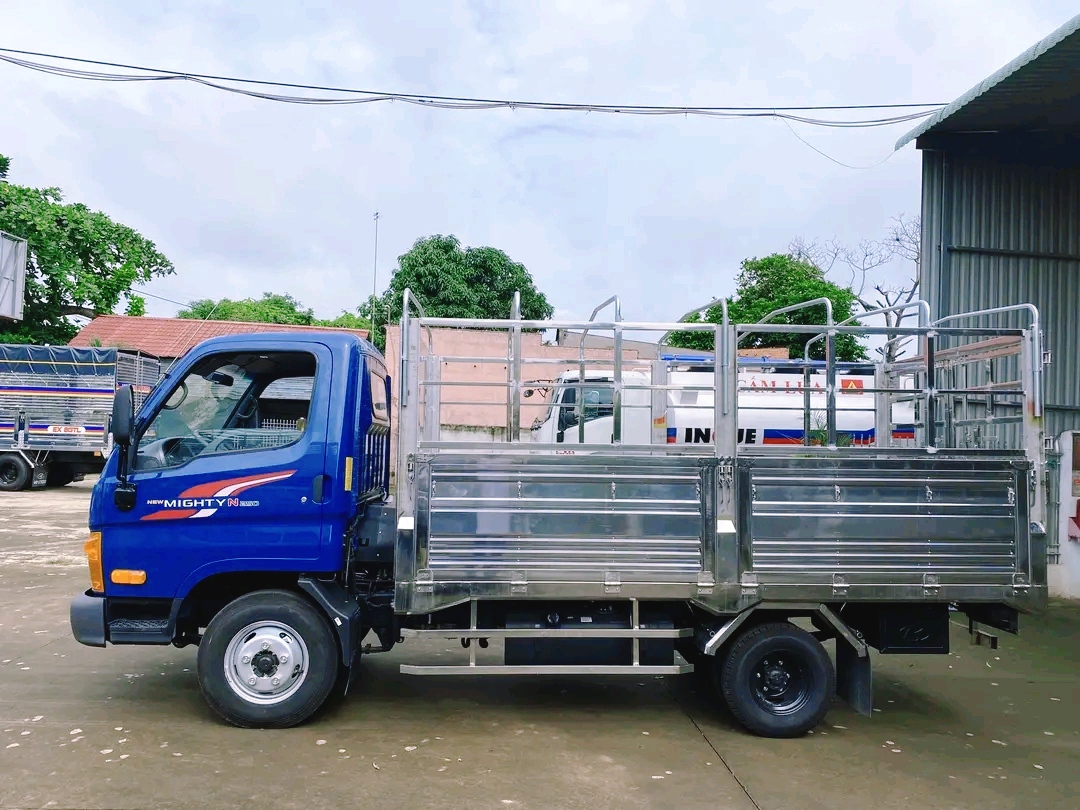 xe tải Hyundai N250 thùng bạt