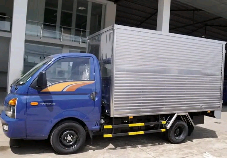 Xe tải Hyundai H150 thùng kín